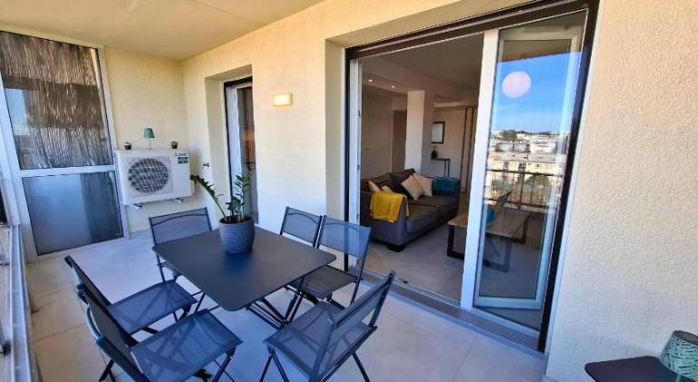 Apartment with terrace — photo 3