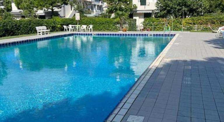 Villa with pool — photo 2