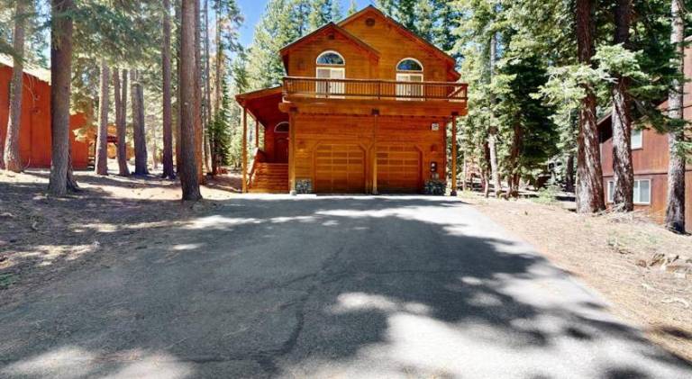 Vacation home with 4 rooms for 10 persons in Truckee, CA