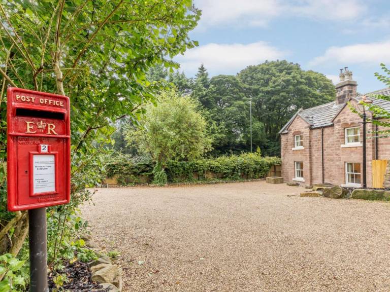 Cottage with jacuzzi & garden in Matlock