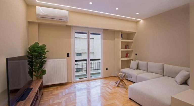 Fully equipped pleasant rental apartment with terrace | Near Temple of Olympian Zeus | Perfect for remote work | Pet-friendly in Athens