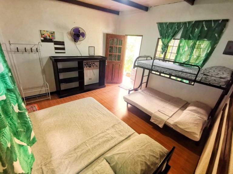 Villa with pool, grill & yard | Suitable for remote work | Pets are welcome — photo 2