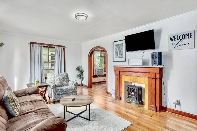 House Highland, Stoner Hill