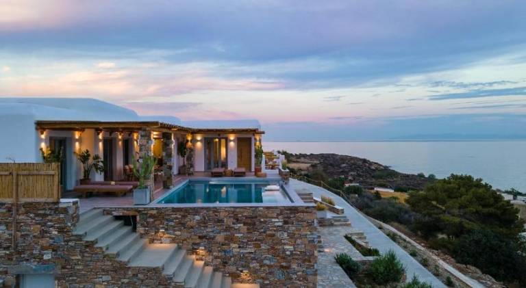 Villa with garden, patio & grill in Syros