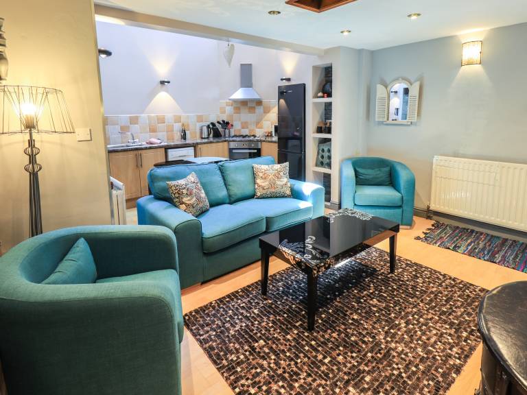 Cottage with 2 rooms for 4 persons — photo 4