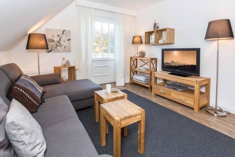 Moderne 3-Zimmer Ferienwohnung mit Dünenblick und Balkon in Sylt