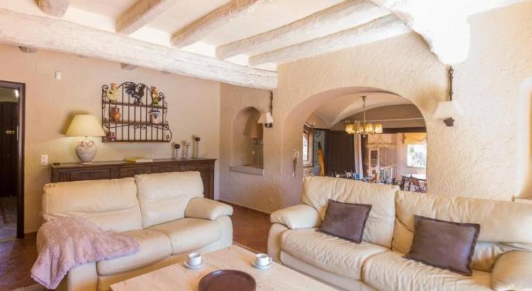 Fully equipped villa with BBQ, private pool & patio | Pets allowed — photo 5