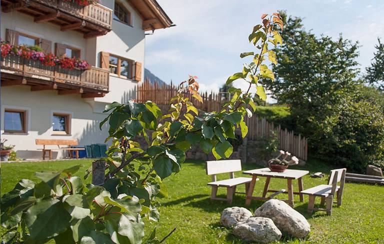 Apartment "Stinerhof - Schlernblick" with Mountain View, Wi-Fi, Balcony & Garden — photo 2