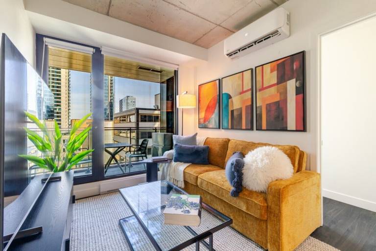 Rental apartment with terrace, BBQ & sauna | Near Notre-Dame Basilica
