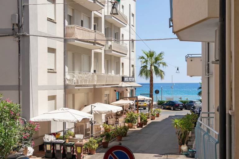 Wonderful holiday apartment | Sea view | Close to the beach | Pet-friendly in Alassio