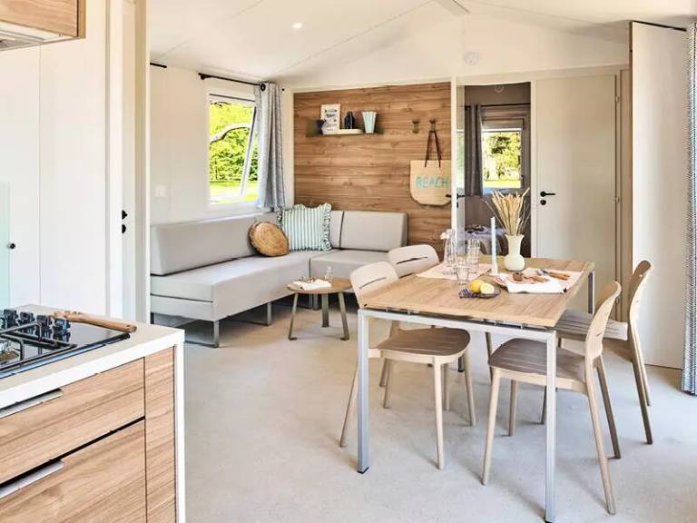 Mobile home with jacuzzi, heated pool & yard | Pets are welcome — photo 2