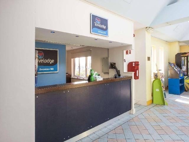 Travelodge Swansea M4 — photo 2