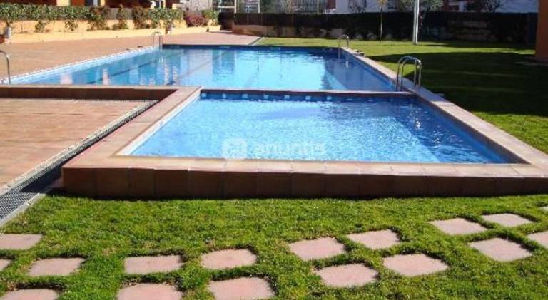 Rental apartment with patio & pool — photo 2