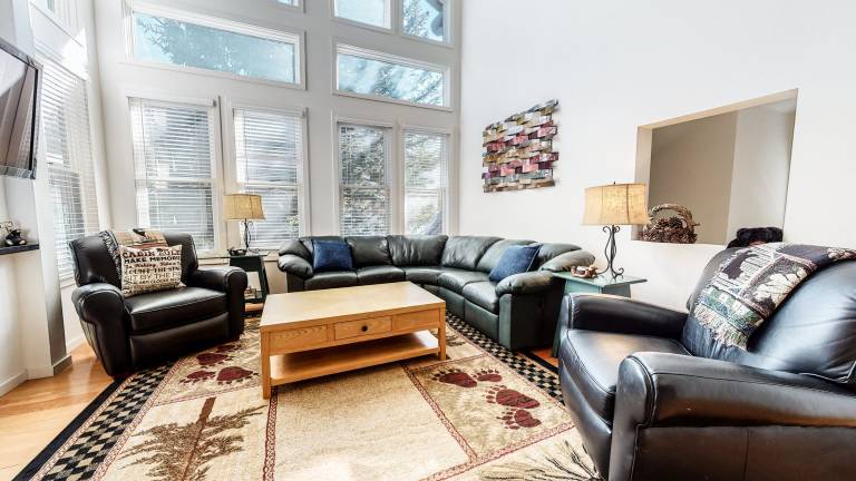 Snowcreek V 840 Spacious with Mountain Views, Gas Grill, Washer Dryer and More in Mammoth Lakes, CA