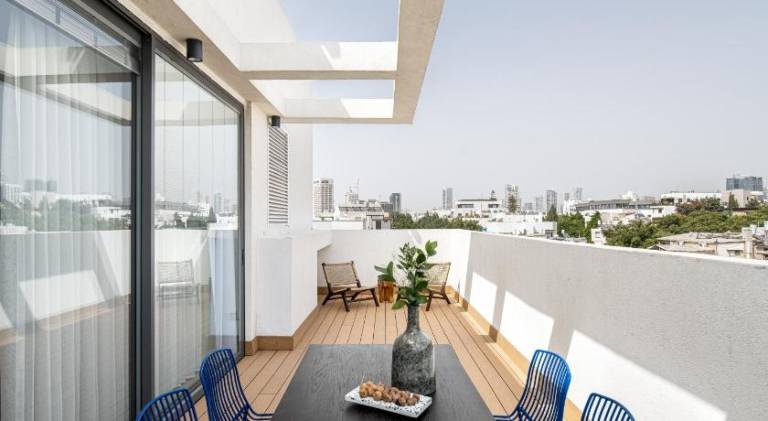 Serviced apartment with terrace | Close to Dizengoff Street — photo 4