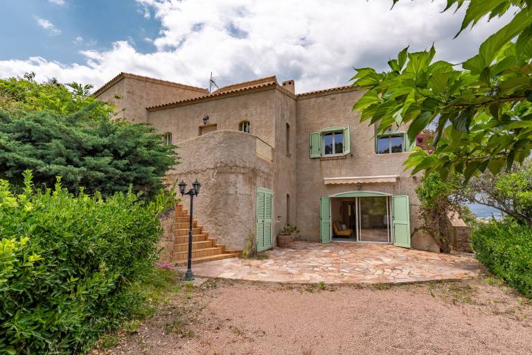 Children-friendly spacious house with barbecue, yard & private pool | Sea view | Next to the beach | Pets are welcome — photo 5
