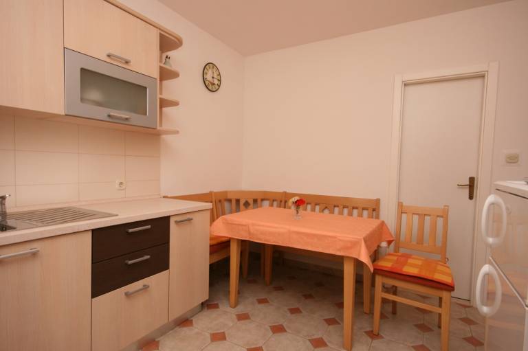 One bedroom apartment near beach Mandre, Pag (A-6518-b) — photo 4