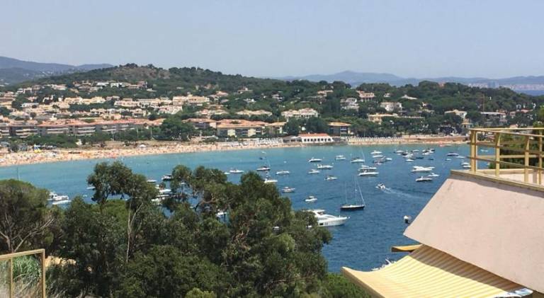 Beautiful rental apartment with private pool, garden & terrace | Good for workation | Pet-friendly in Sant Feliu de Guíxols