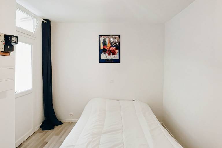 Peaceful studio on courtyard Paris 15th