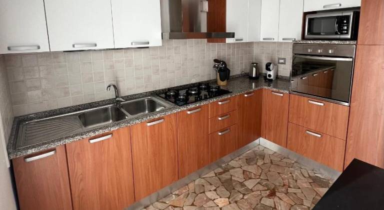 Apartment with 2 rooms for 5 persons — photo 3