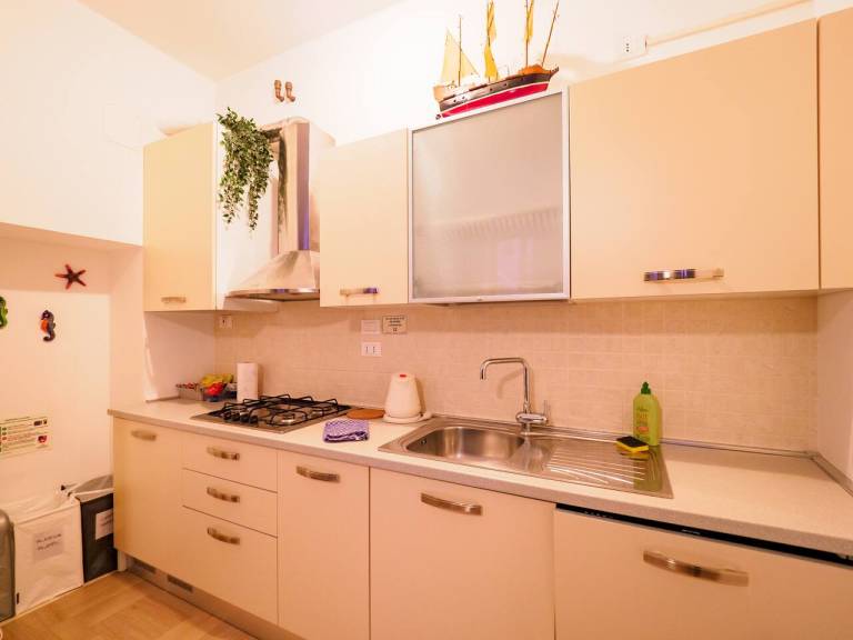 Holiday apartment with 1 room for 5 persons — photo 4