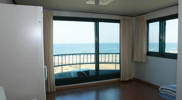 Mangsang Beach Pension