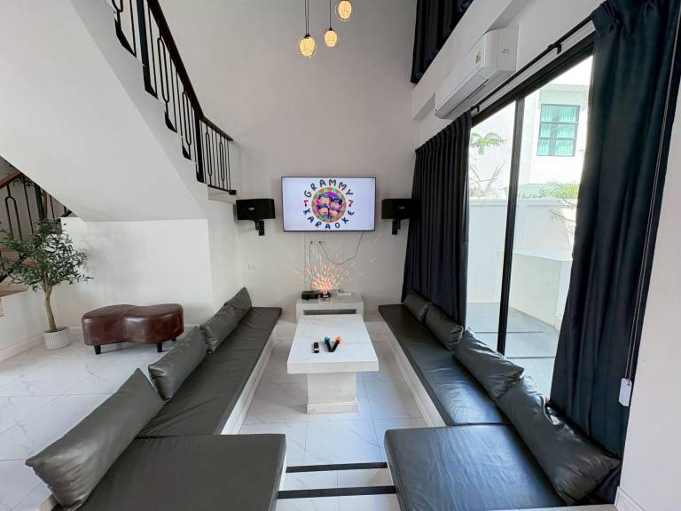 Ample villa with pool & barbeque | Dogs allowed — photo 4