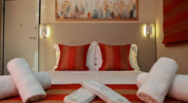 Holiday apartment with patio in Piraeus