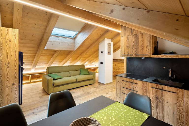Fully equipped lovely rental apartment with fast internet | Mountain view | Next to the ski | Pets are welcome — photo 2