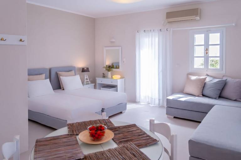 Accommodation  Adamantas