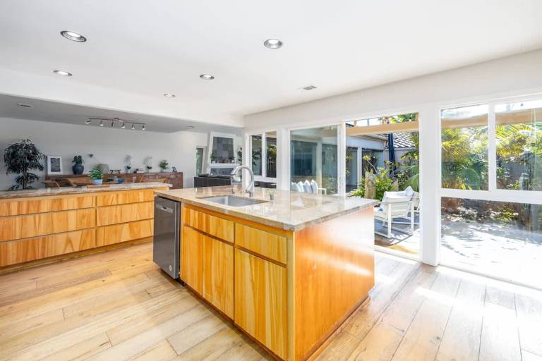 Vacation home with garden & grill | Sea view — photo 2