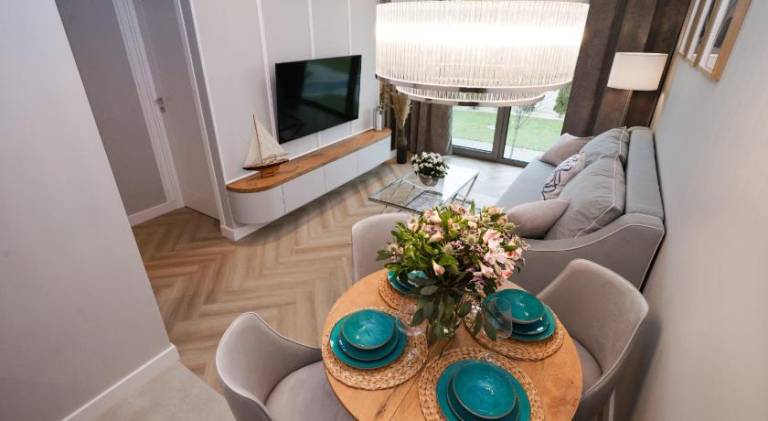 Serviced apartment with patio — photo 3