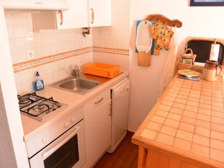 Holiday apartment with barbeque & pool — photo 5