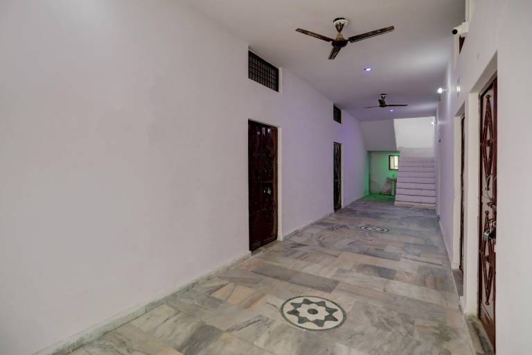 Hotel O LJP Farm House