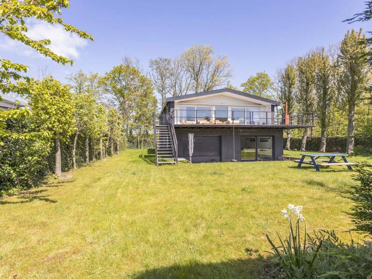 Villa with yard in Kamperland