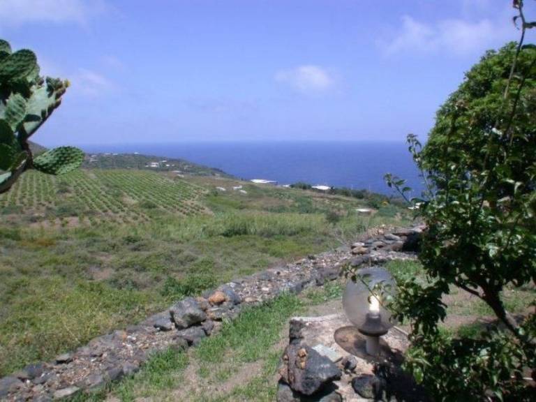 Vacation home with barbeque & terrace — photo 4