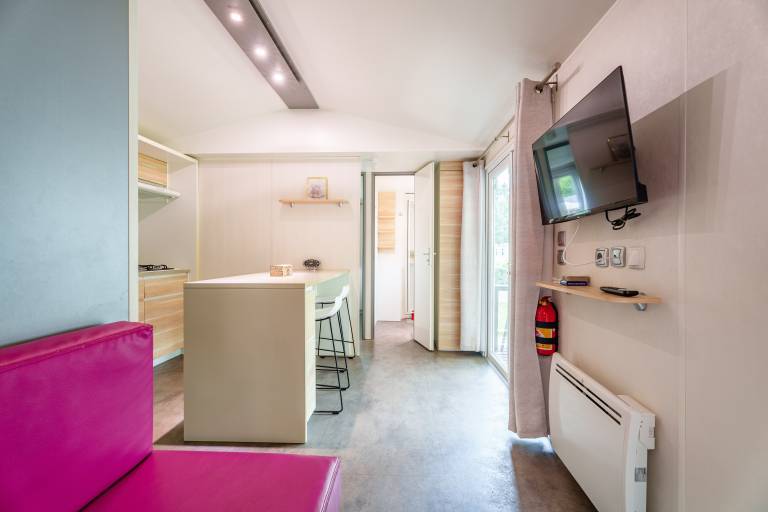 Apartment 'Lydia's Mobile Home' with Shared Pool, Private Terrace and Private Garden — photo 5