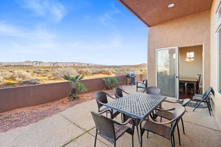 Vacation home with private pool | Pets are welcome — photo 3