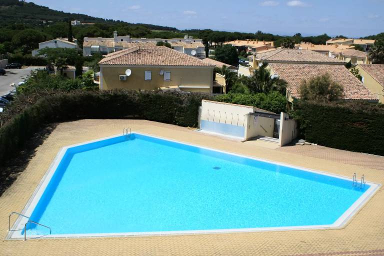 Apartment with patio & pool in Agde