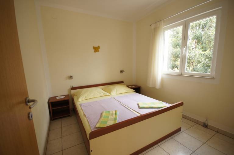 Rental apartment with garden, patio & grill — photo 5