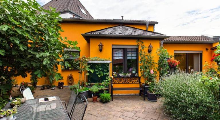 Rental apartment with garden & patio — photo 3