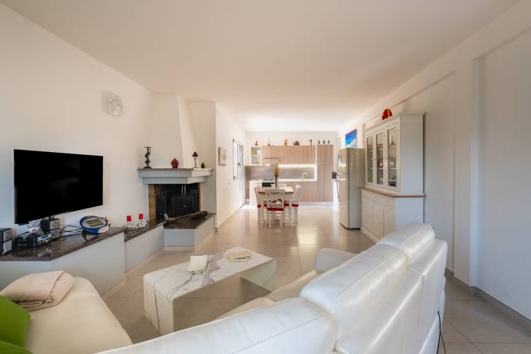 Villa 'La Collina' with Private Terrace, Wi-Fi and Air Conditioning — photo 3