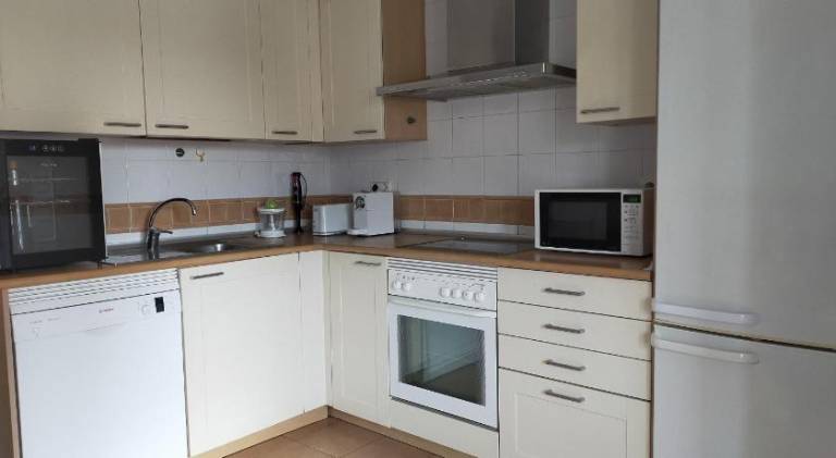 Fully equipped holiday apartment with hot tub & terrace | Next to the beach | Good for workation | Pets are welcome — photo 4