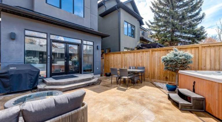House with hot tub | Pets allowed — photo 5