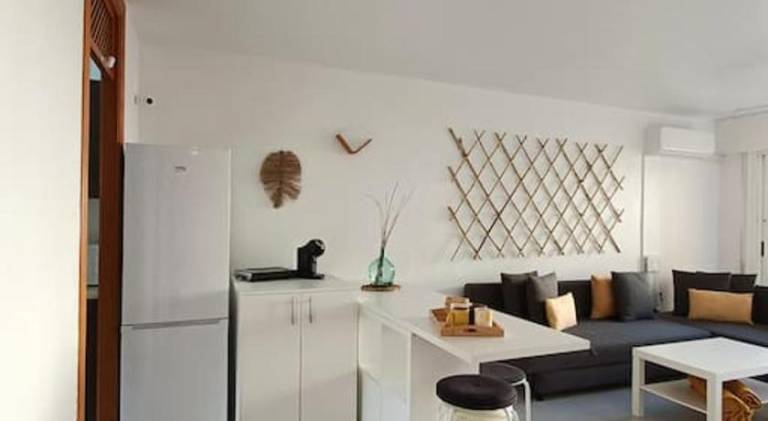 Holiday apartment with patio & private pool — photo 4
