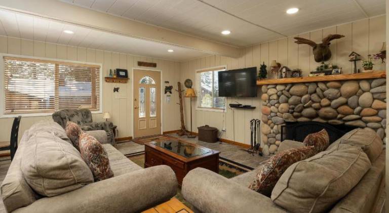 Vacation home with barbecue in South Lake Tahoe, CA