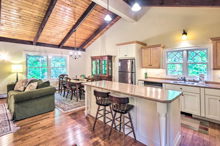 4 Mi to Ski Slopes Family Friendly Bartlett Home