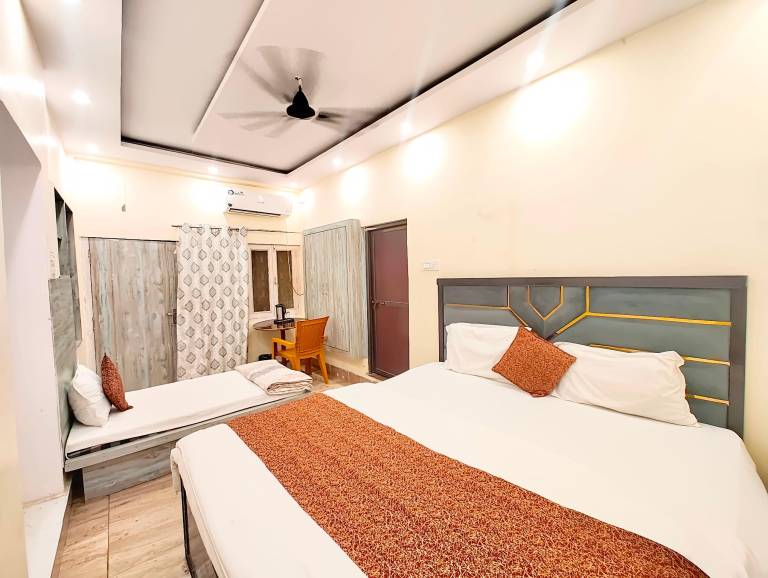 Goroomgo Vrrinda Home Stay Varanasi Indian Only — photo 4