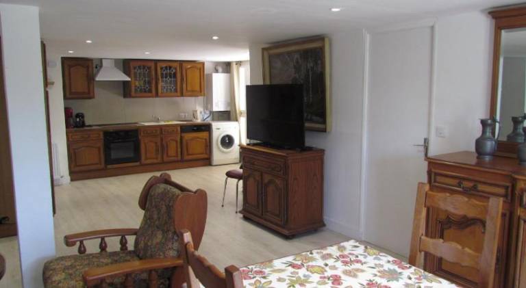 Holiday apartment with patio, barbecue & garden — photo 2