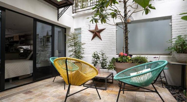 Apartment with patio — photo 3